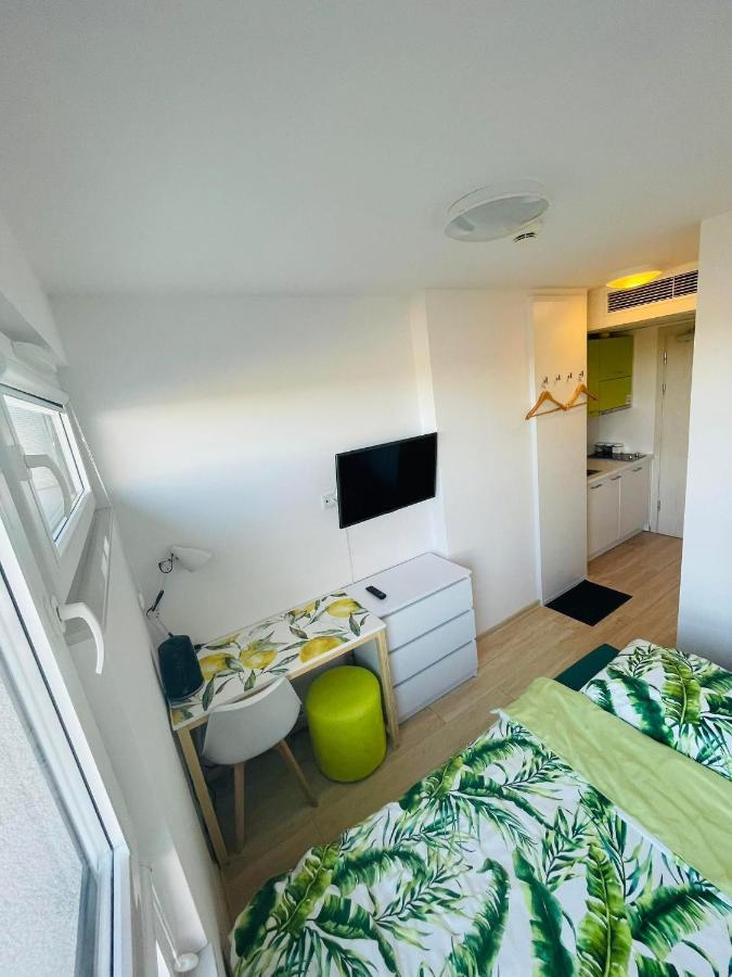 55 Apartment *